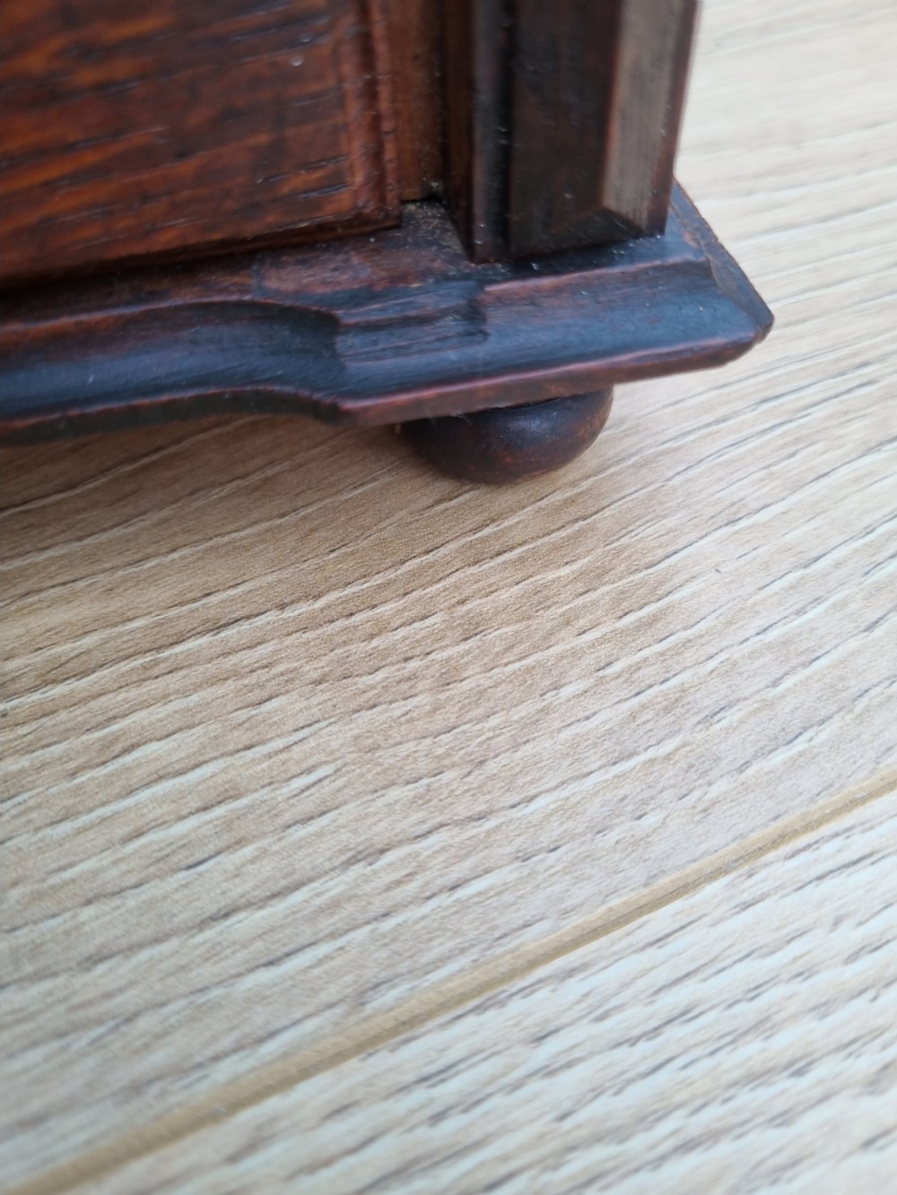 A MINATURE OAK 19THC CHEST OF DRAWERS View V