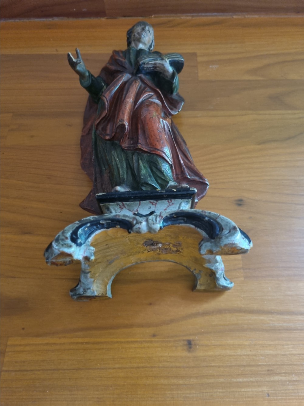 SUPERB L17THC /E 18THC POLYCHROME  FIGURE OF A DISCIPLE . View IV