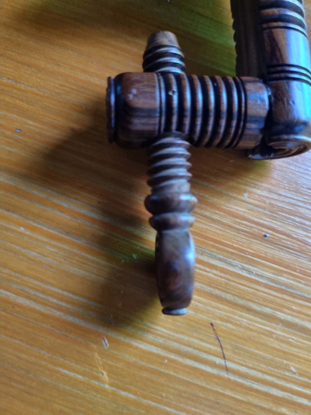 A WONDERFUL TREEN INTRICATE TABLE 