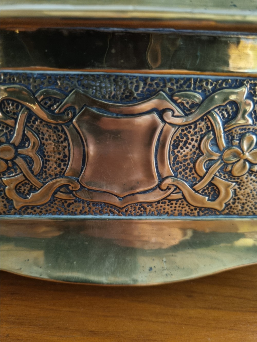 ARTS AND CRAFTS BRASS BOX C1900 View VI