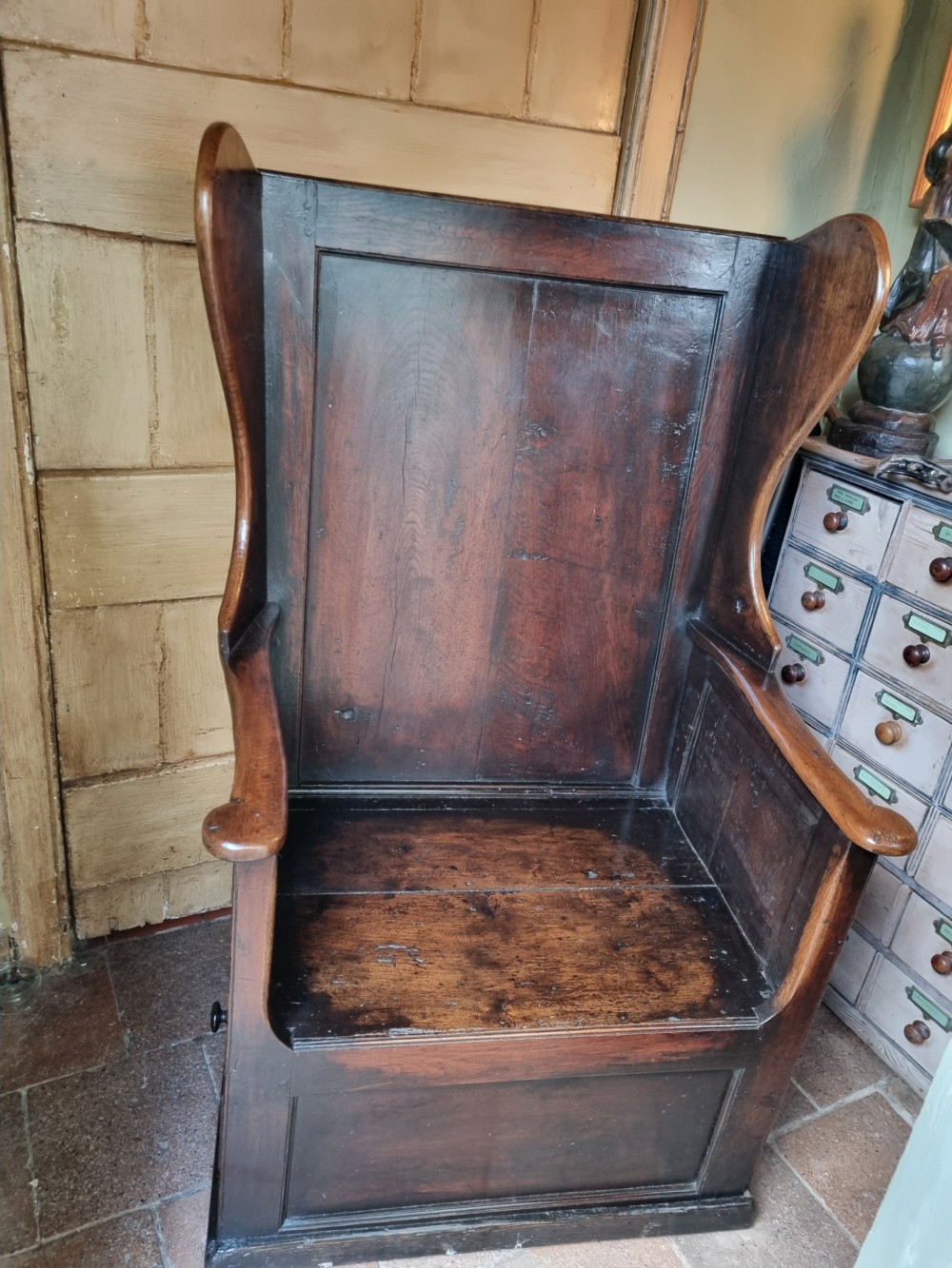 18THC LARGE OAK WING 