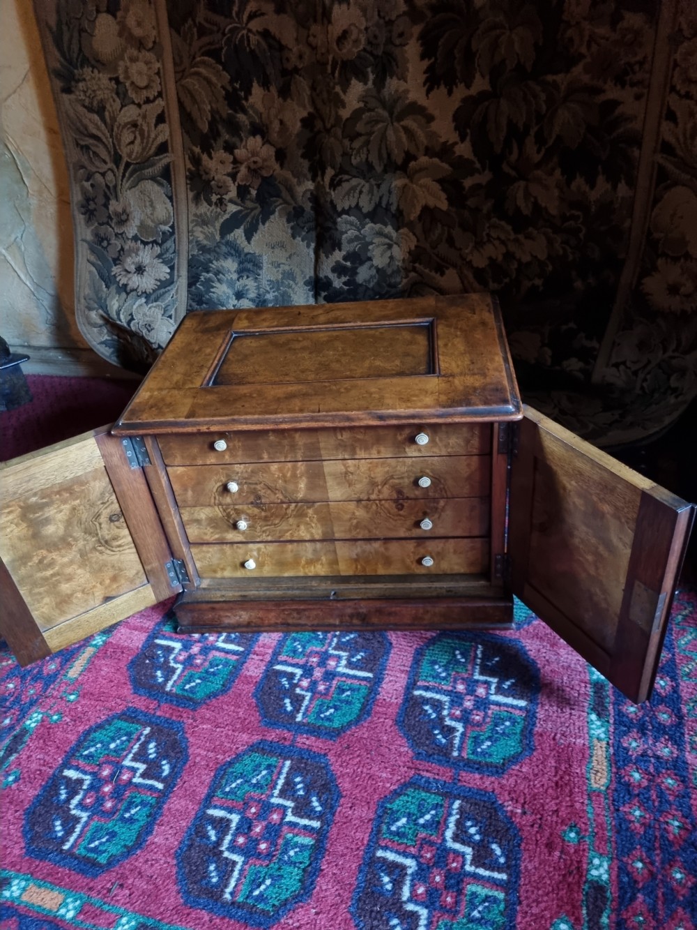 WALNUT 19THC COLLECTOR,S  CABINET OF THE HIGHEST QUALITY 4 DRAWERS View IV