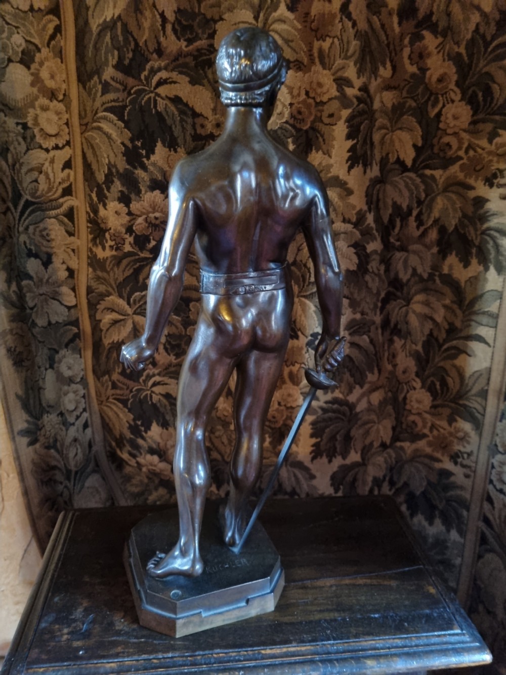 WONDERFUL 19THC LARGE BRONZE FIGURE OF A NAKED GLADIATOR  View II