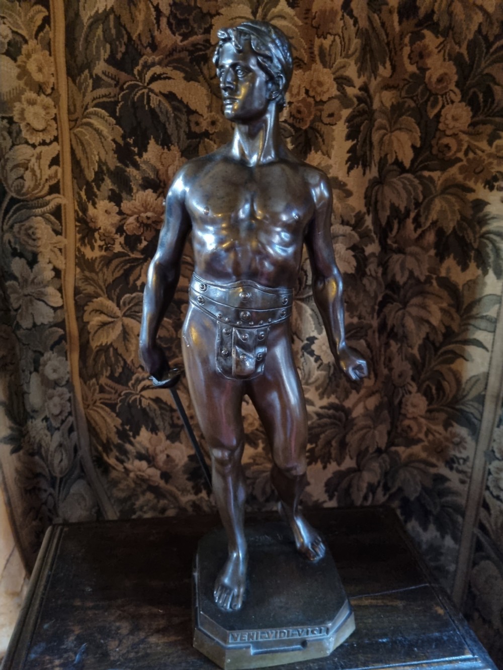 WONDERFUL 19THC LARGE BRONZE FIGURE OF A NAKED GLADIATOR  View V