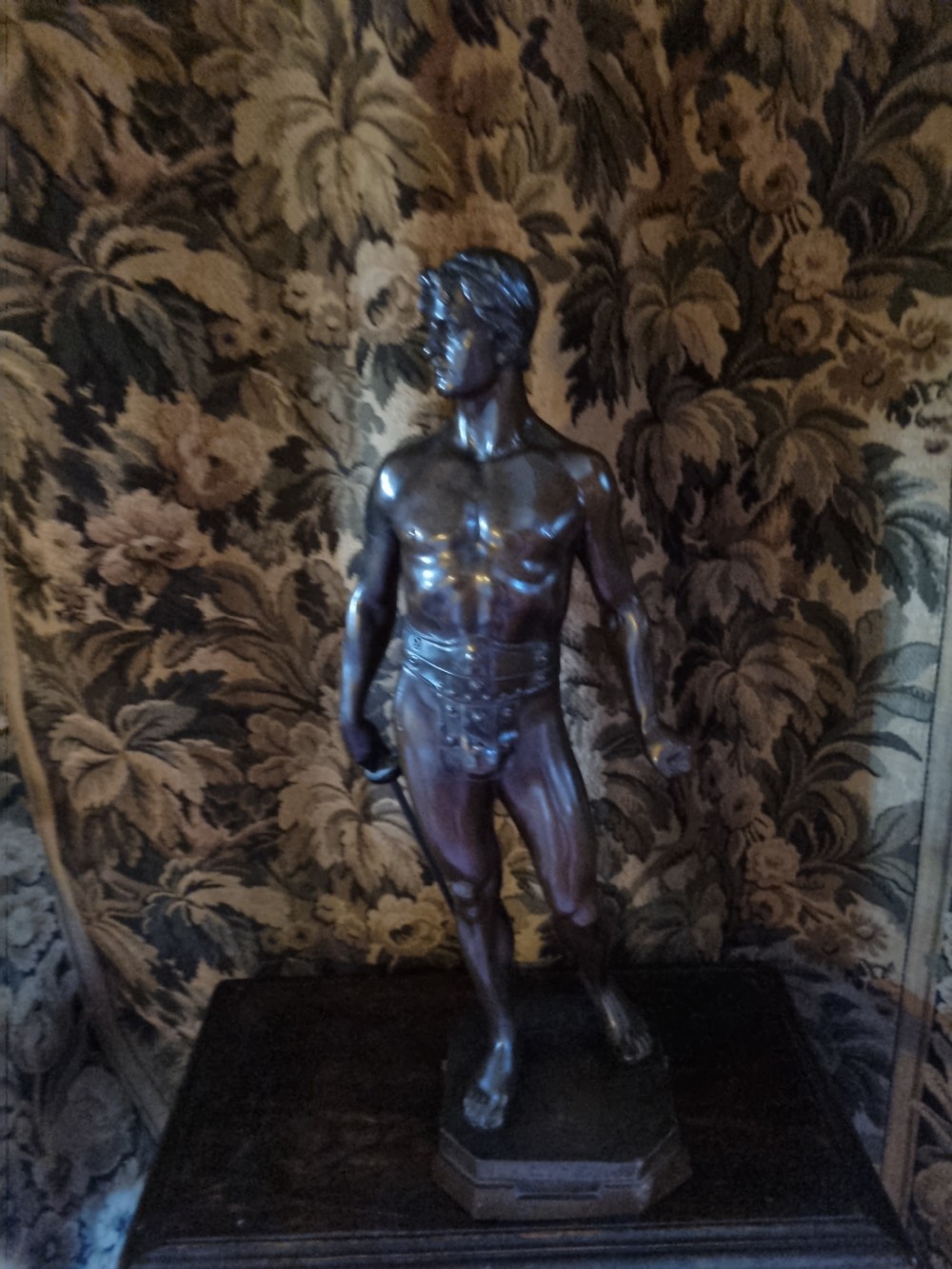 WONDERFUL 19THC LARGE BRONZE FIGURE OF A NAKED GLADIATOR  View VI