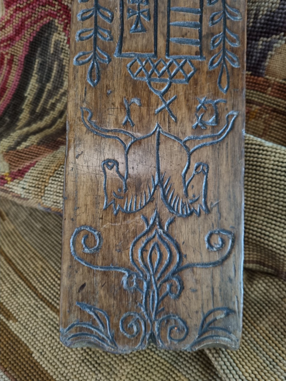 LARGE WELSH DATED AND CARVED TREEN LAUNDRY PADDLE View III