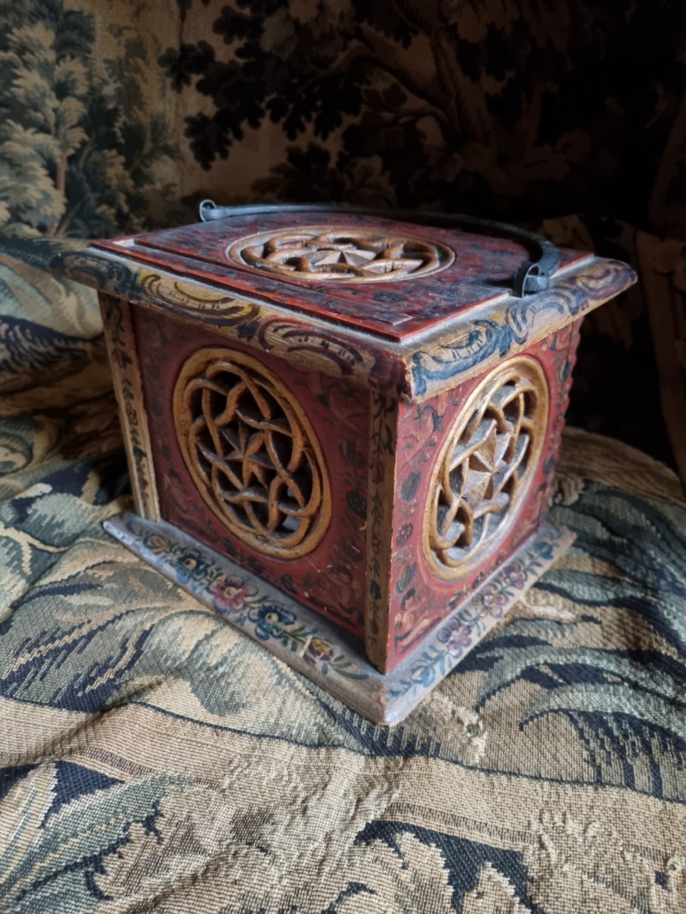  ORIGINAL 18ThC PAINTED WOODEN CARRIAGE FOOT WARMER
 View IV