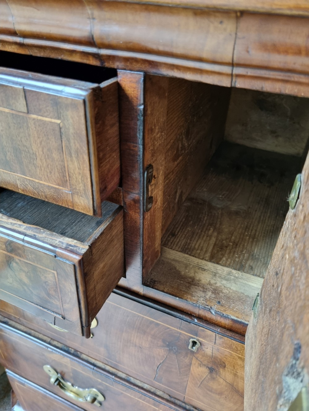 18THC WALNUT 