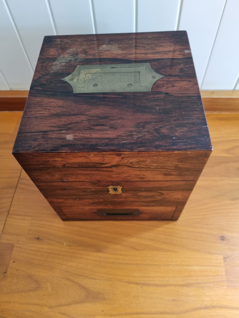 E.19TH CENTURY ROSEWOOD NAMED FITTED APOTHECARY BOX. View III