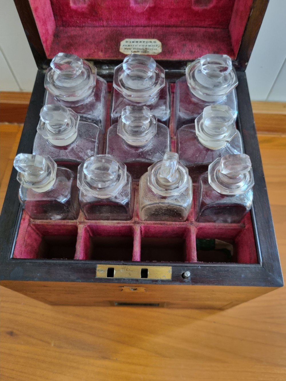E.19TH CENTURY ROSEWOOD NAMED FITTED APOTHECARY BOX. View VI