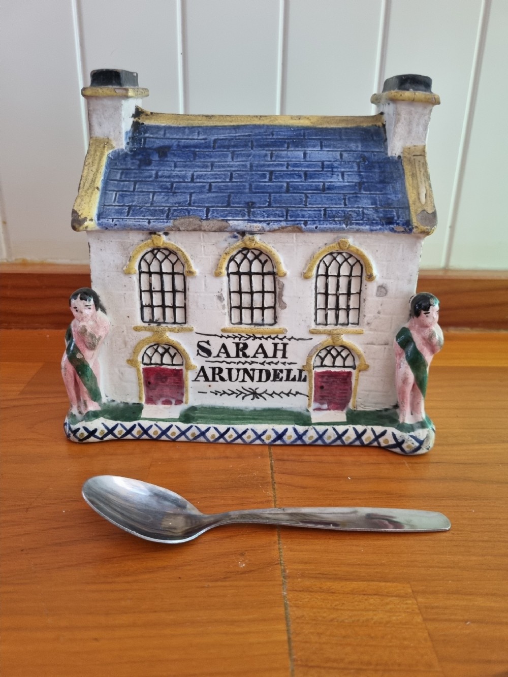 MASSIVE L18THC/E19THC PRATTWARE MONEY BOX 