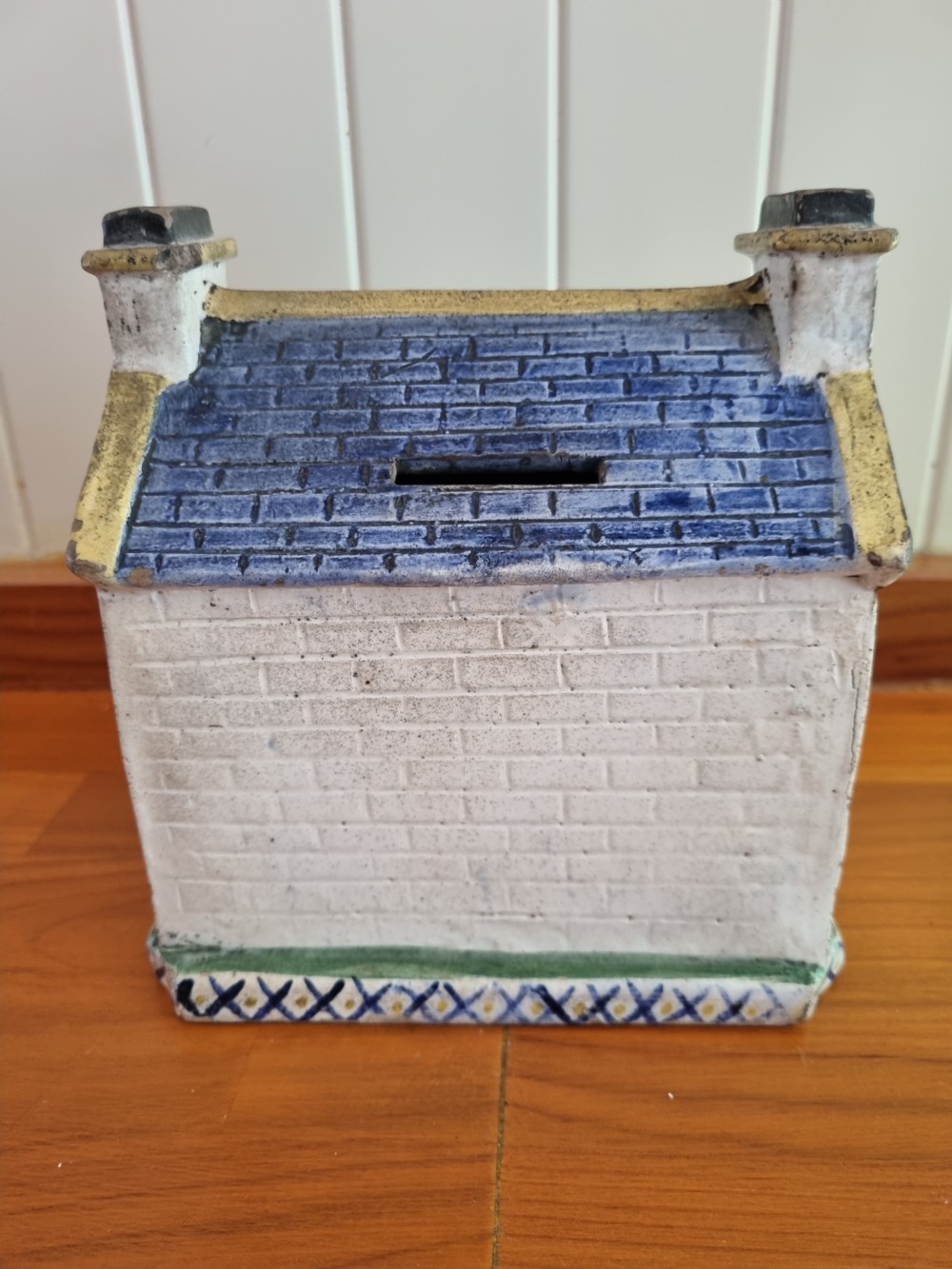 MASSIVE L18THC/E19THC PRATTWARE MONEY BOX  View IV