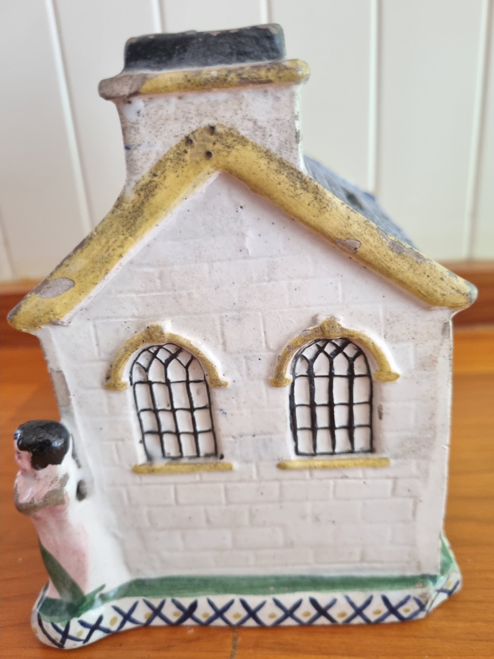 MASSIVE L18THC/E19THC PRATTWARE MONEY BOX  View V