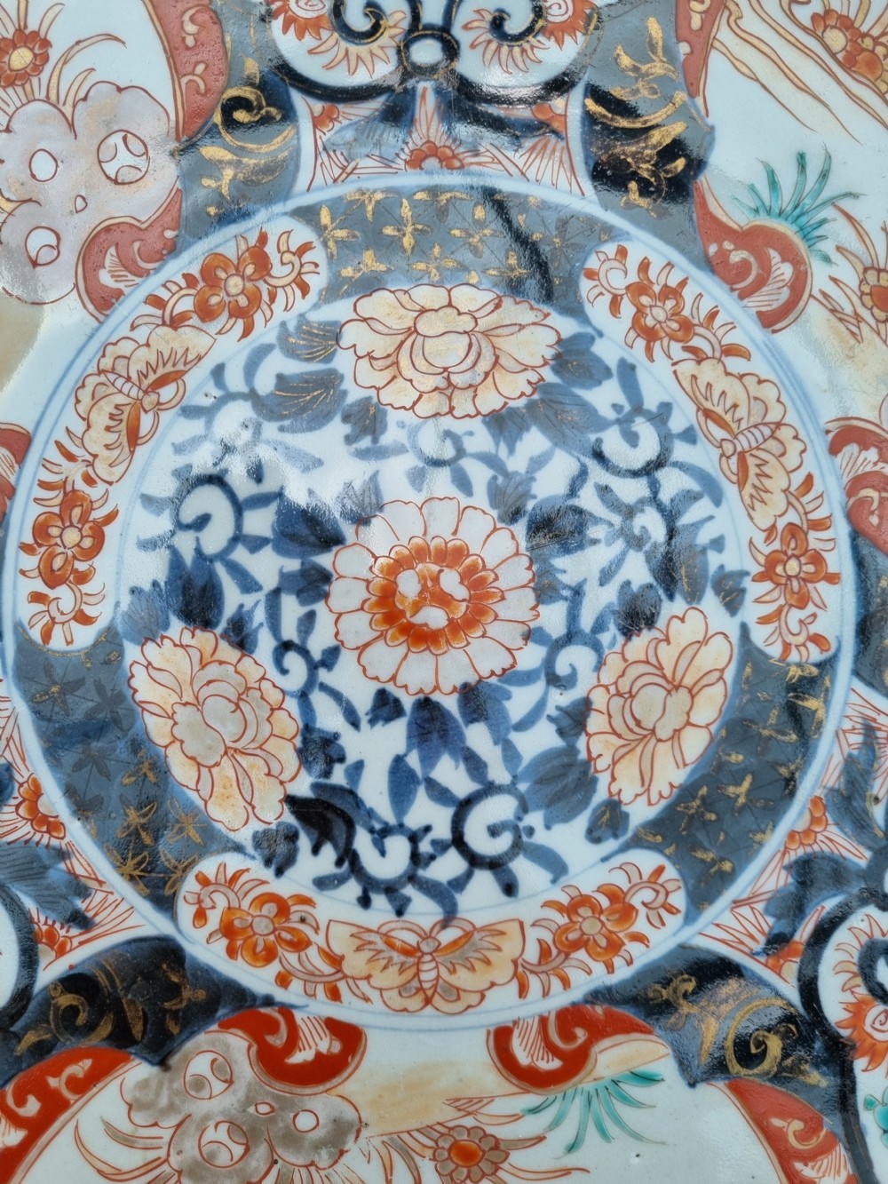 GOOD LARGE 19THC IMARI CHARGER  View VI