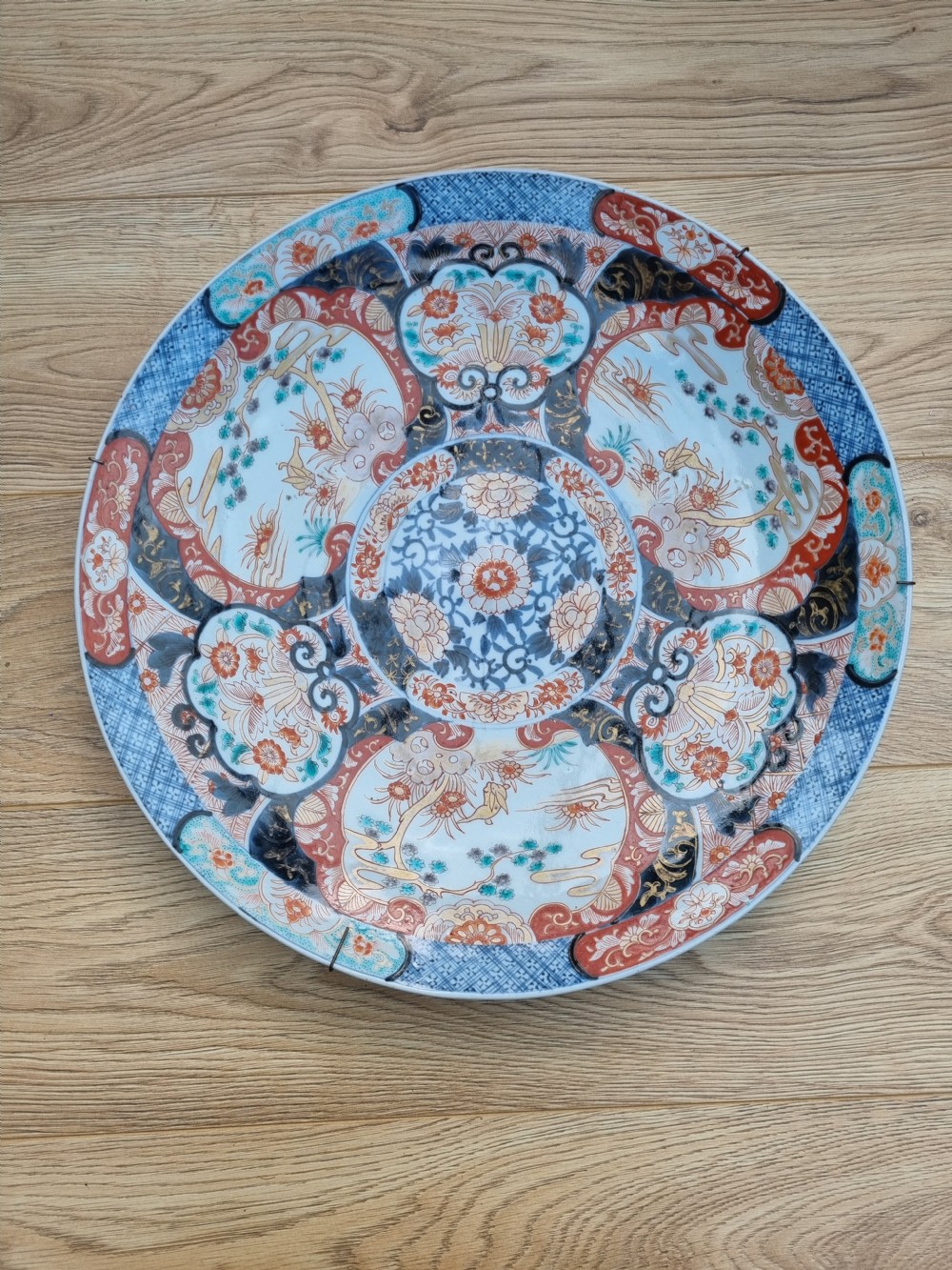 GOOD LARGE 19THC IMARI CHARGER  View VII