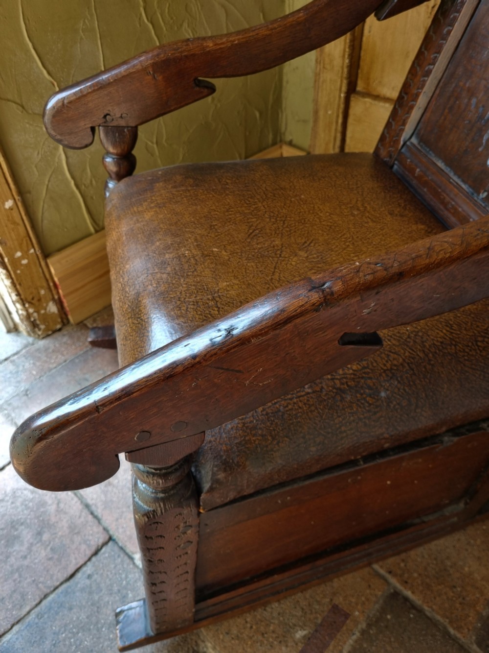 LARGE 17THC YORKSHIRE CARVED OAK  ROCKING ARMCHAIR C1680 View III