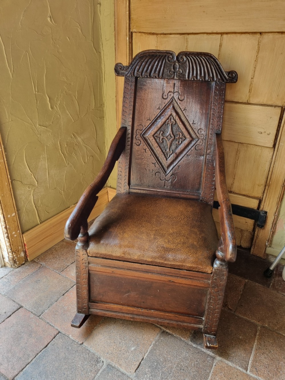 LARGE 17THC YORKSHIRE CARVED OAK  ROCKING ARMCHAIR C1680 View IV