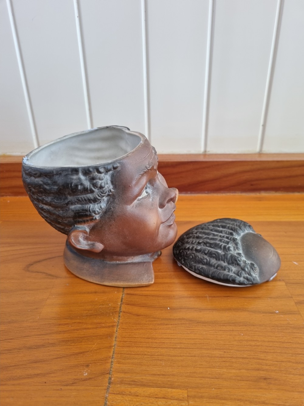 AFRICAN/AMERICAN L19THC TOBACCO JAR View IV
