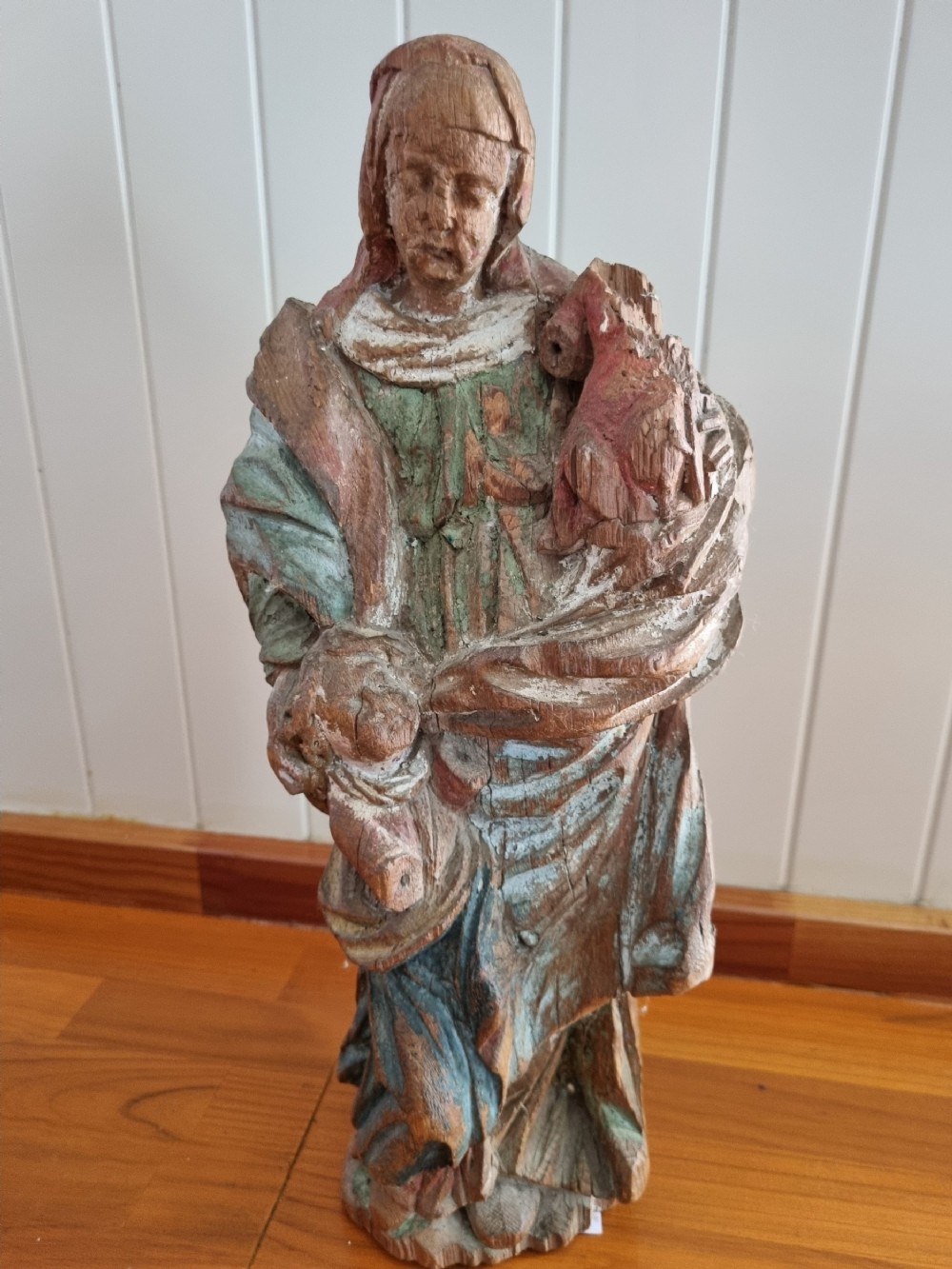 EARLY RELIGOUS CARVING OF MARY AND CHILD ?