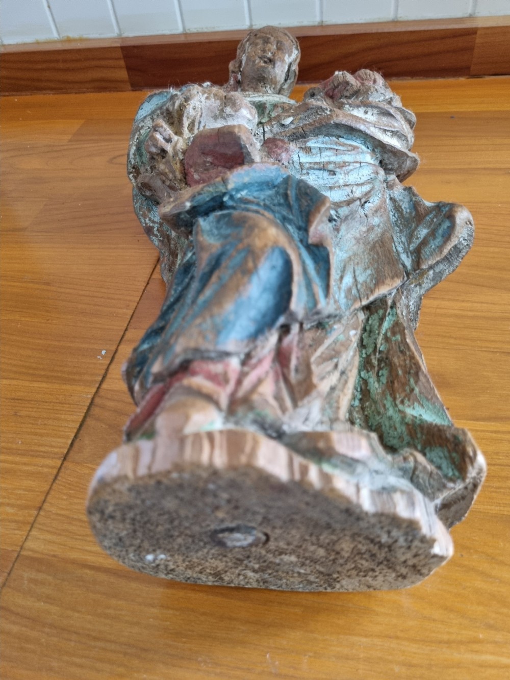 EARLY RELIGOUS CARVING OF MARY AND CHILD ? View III