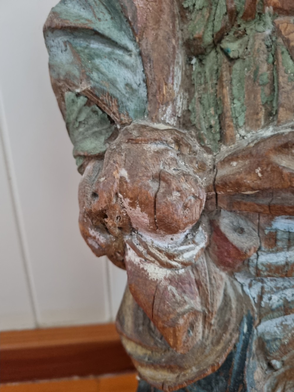 EARLY RELIGOUS CARVING OF MARY AND CHILD ? View V