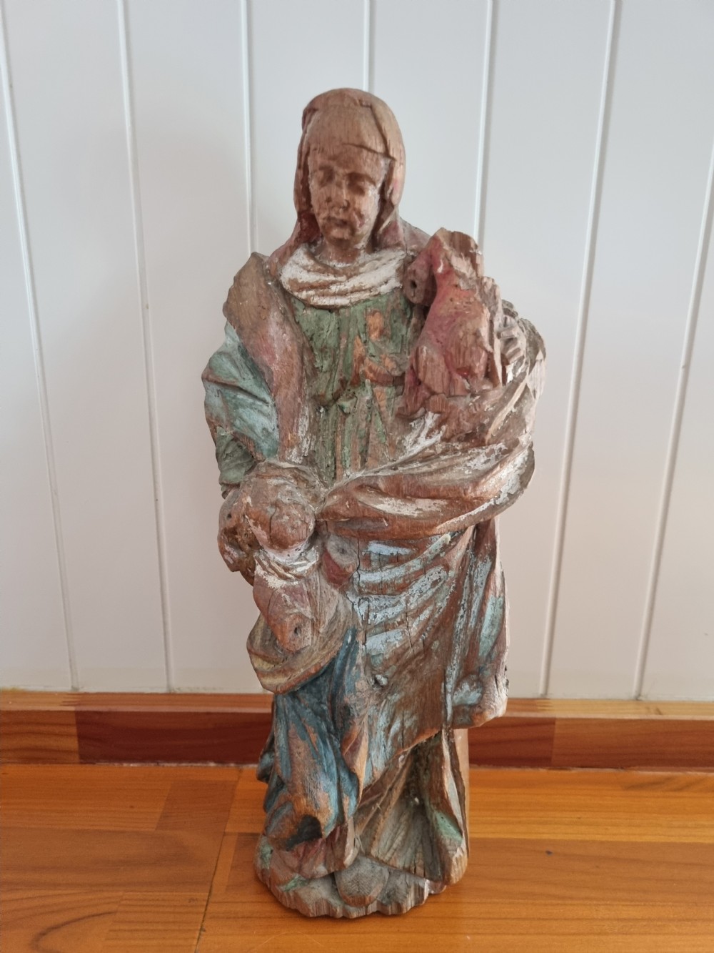 EARLY RELIGOUS CARVING OF MARY AND CHILD ? View VII