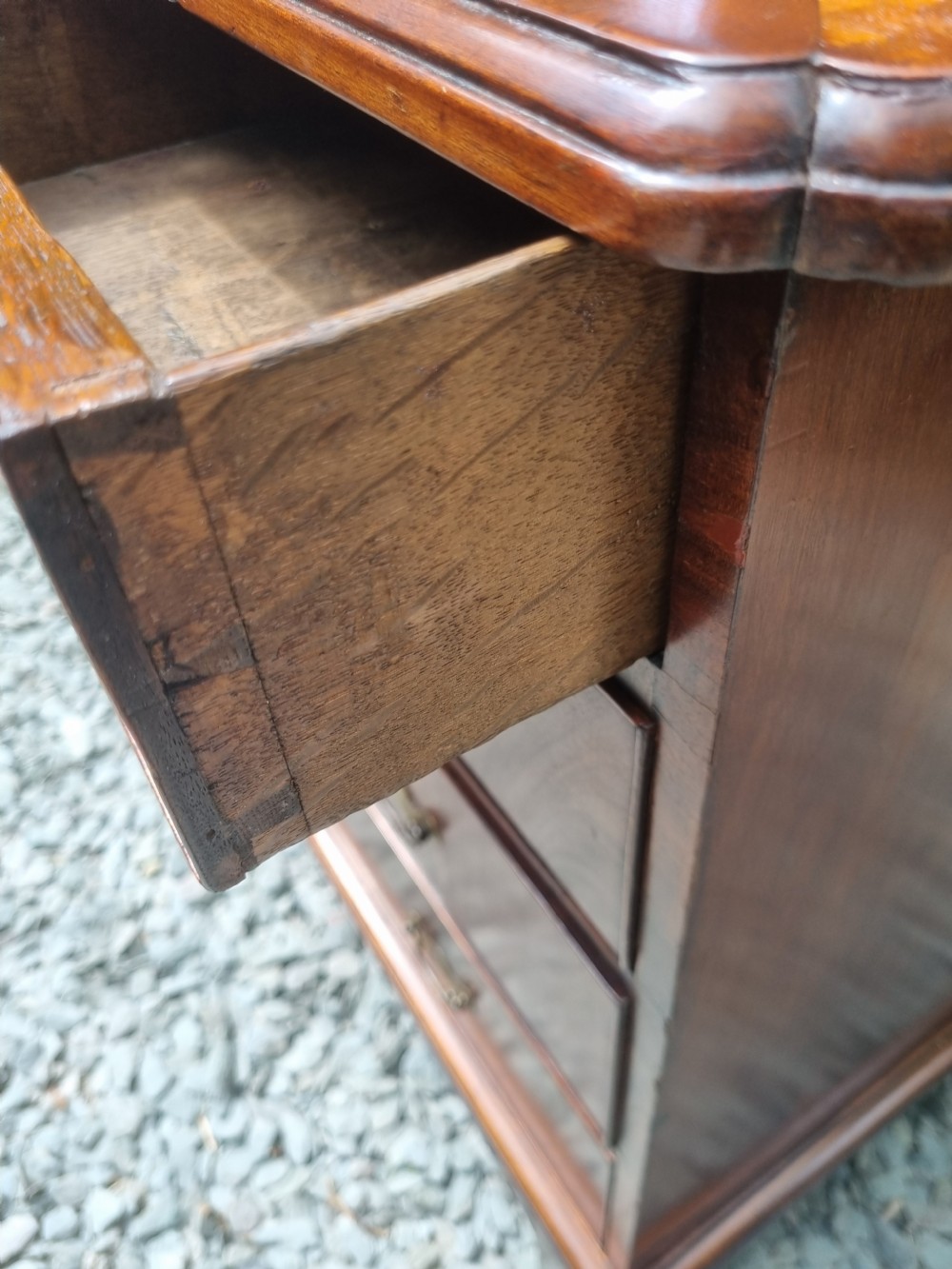 GEORGIAN SMALL MAHOGANY CHEST OF DRAWERS  View V