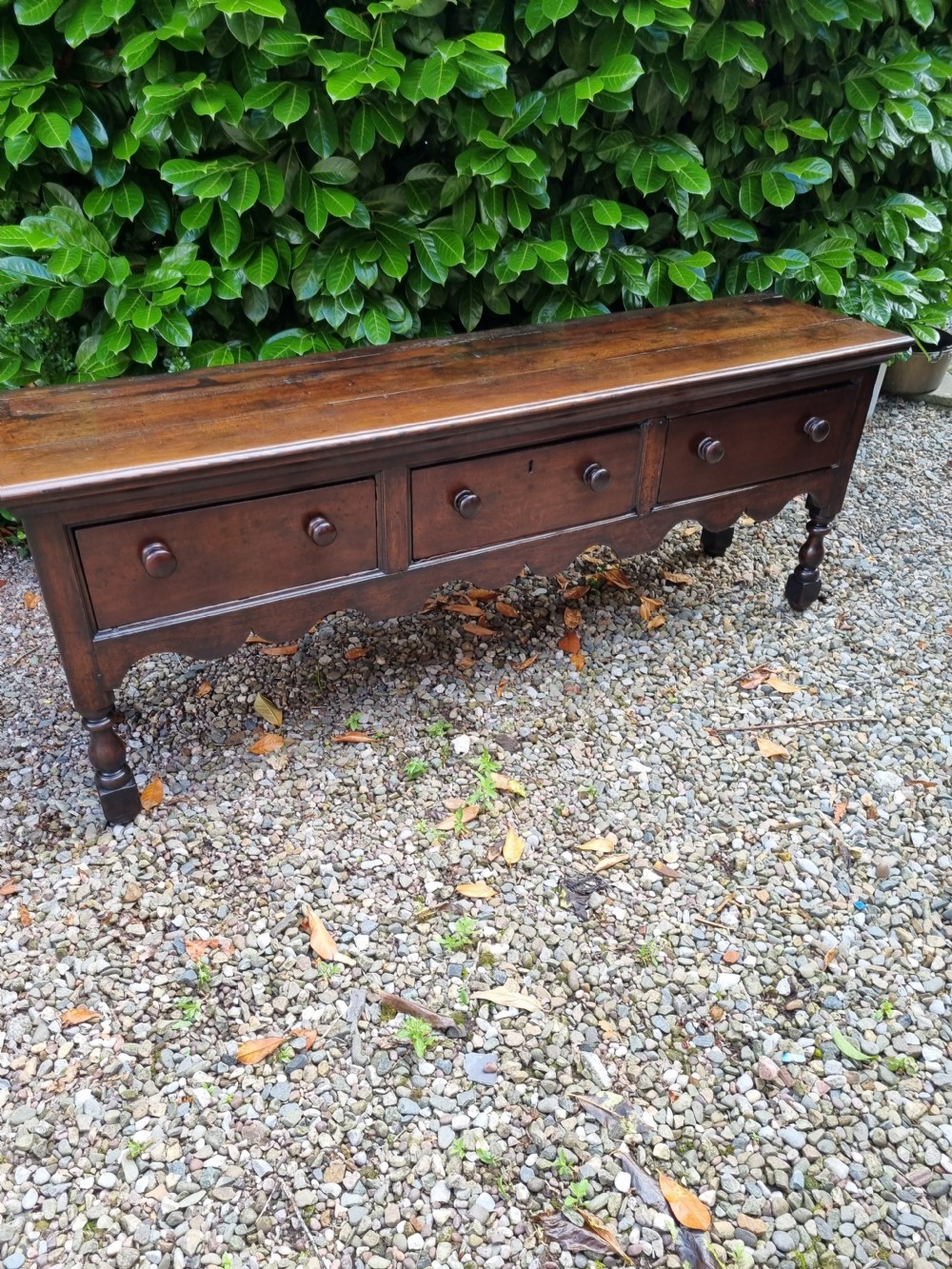 EARLY 18THC COUNTRY HOUSE LOW DRESSER BASE  View II