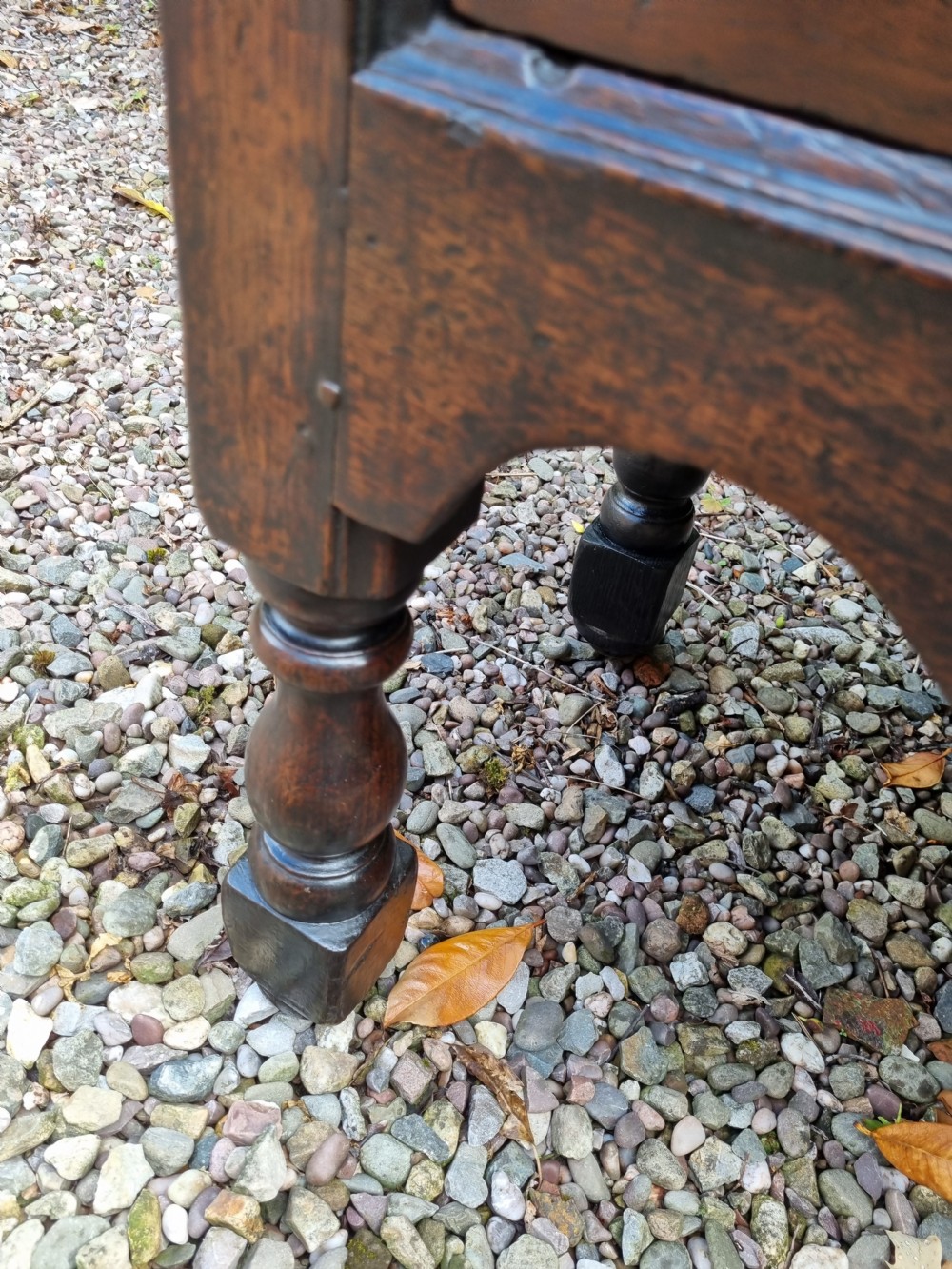 EARLY 18THC COUNTRY HOUSE LOW DRESSER BASE  View IV