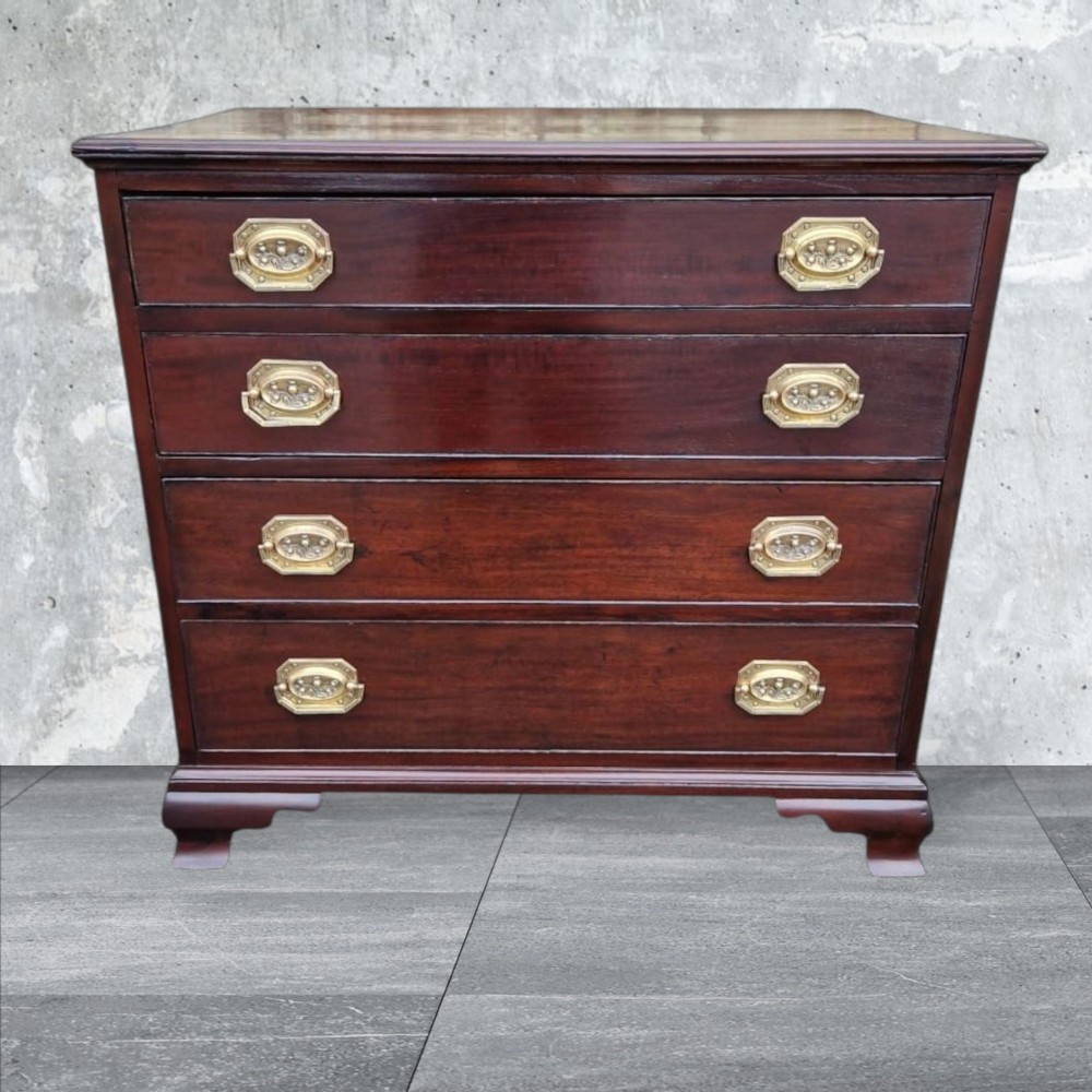 GEORGIAN SMALL.SCOTTISH MAHOGANY CHEST 79CMSW