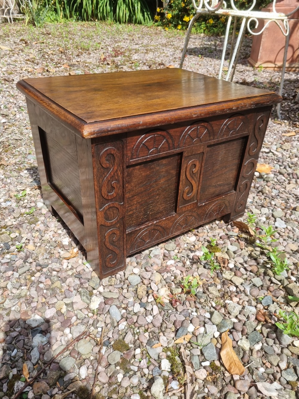 SMALL ANTIQUE DECORATED  OAK BOX  View VI