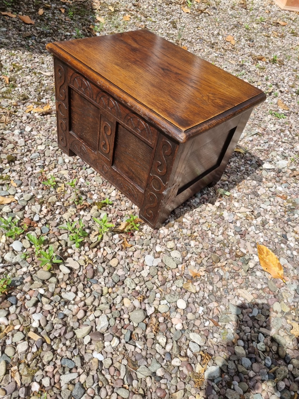 SMALL ANTIQUE DECORATED  OAK BOX  View VII