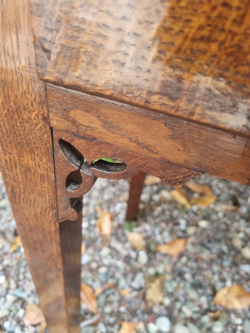 18THC WELSH SMALL OAK SIDE TABLE  View II