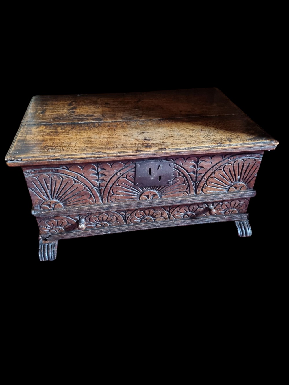 AN UNUSUAL 17THC ORIGINAL CARVED OAK 