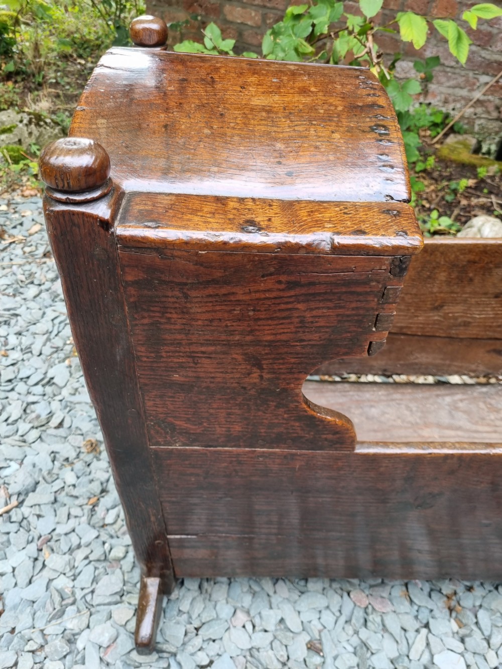 MID 17THC WELSH OAK CRIB ON ROCKERS  View IV