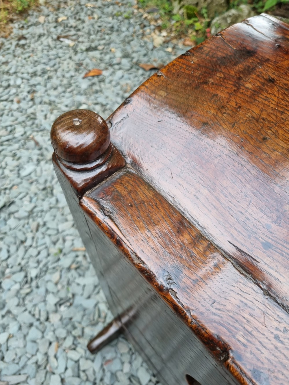 MID 17THC WELSH OAK CRIB ON ROCKERS  View V