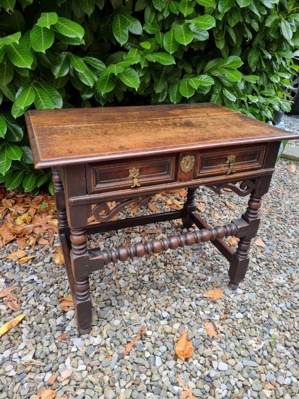  17THC OAK SIDE TABLE WITH DRAWER 