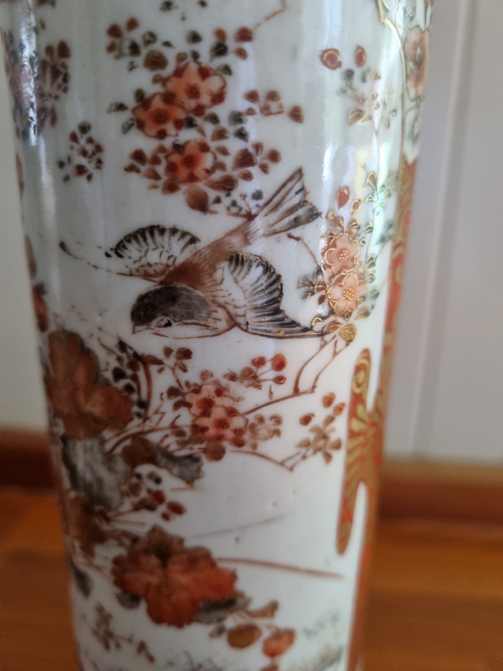 A TALL PERFECT 19C SIGNED KUTANI VASE  View VI