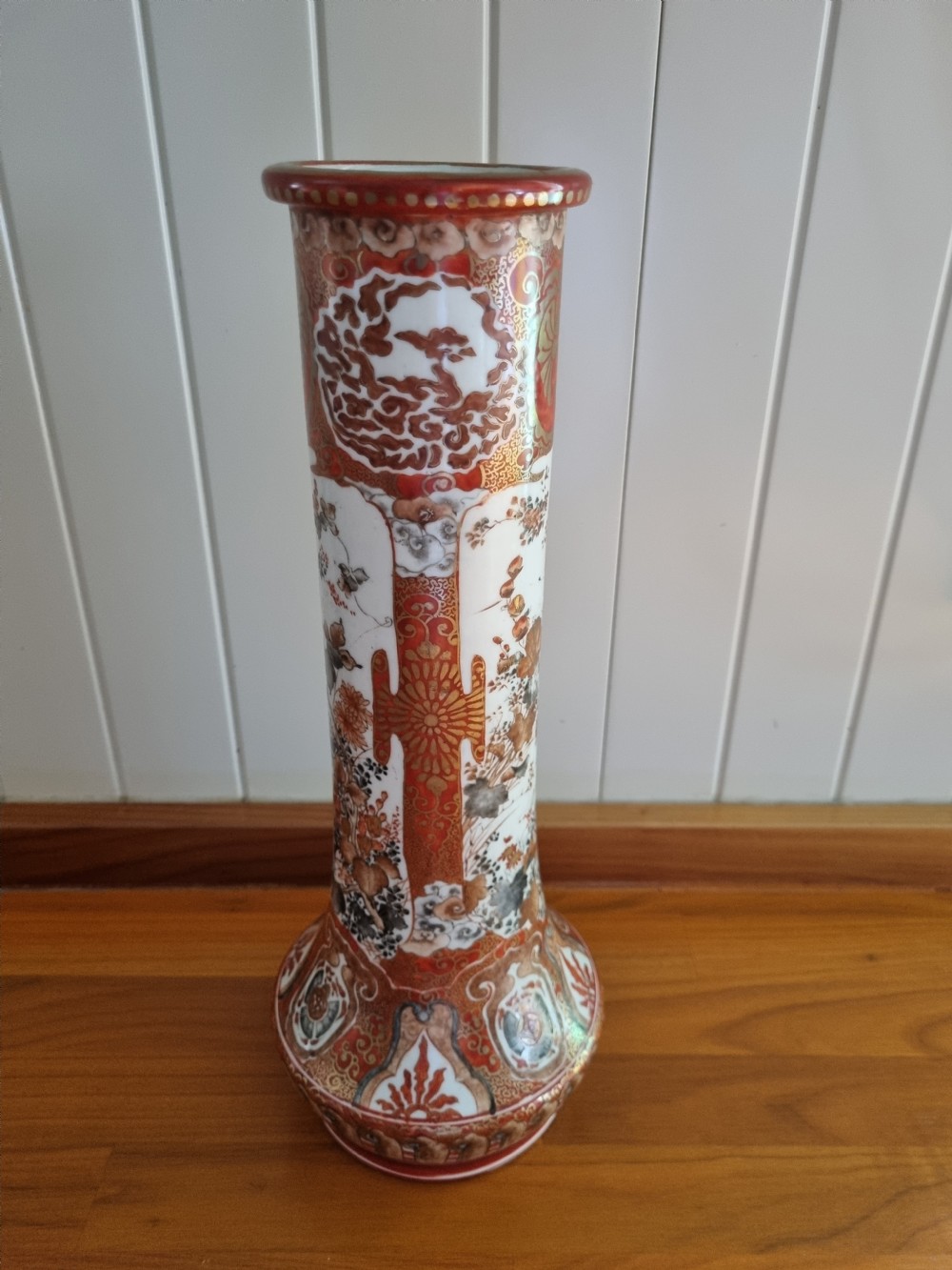 A TALL PERFECT 19C SIGNED KUTANI VASE  View VII
