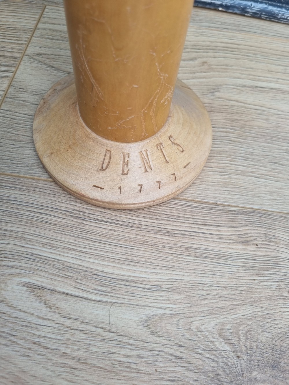 UNUSUAL DENT 42CMS WOODEN GLOVE STAND View II