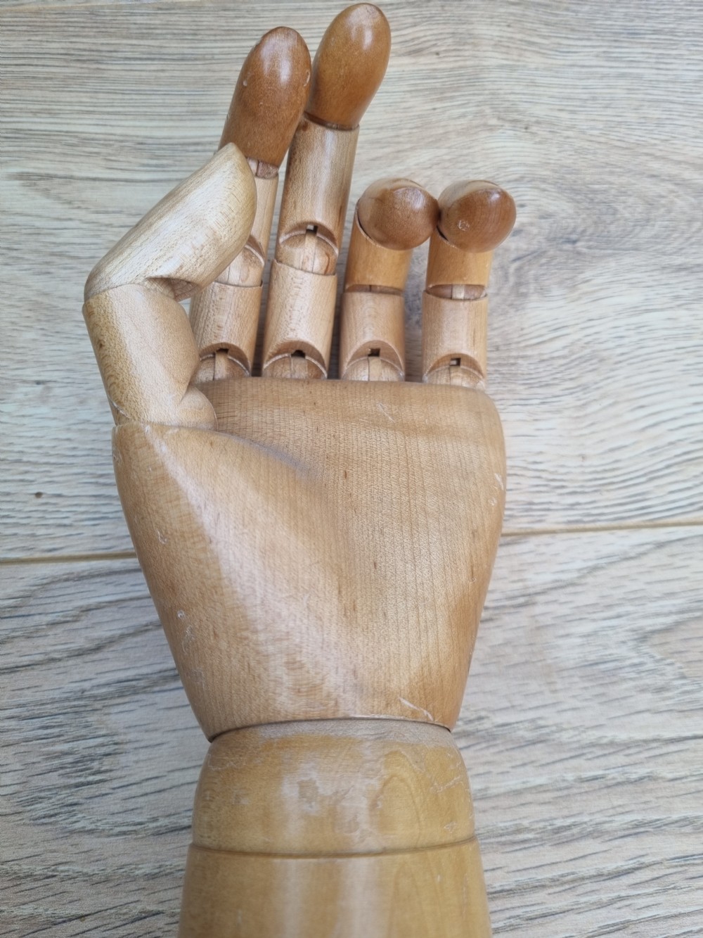 UNUSUAL DENT 42CMS WOODEN GLOVE STAND View III