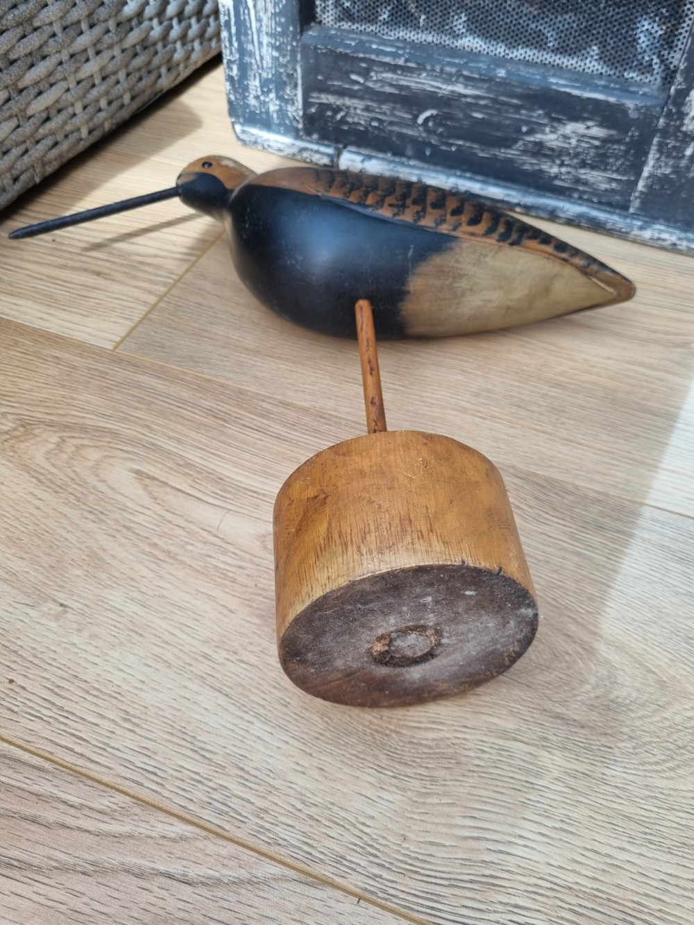 A WOODEN WADING BIRD ON A STAND View V