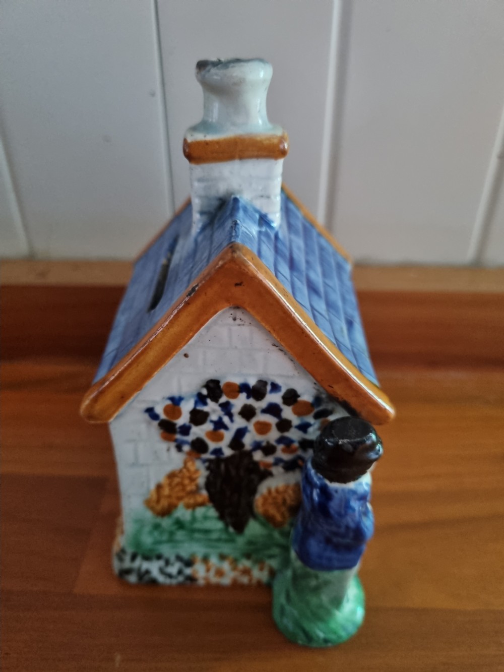 EARLY 19THC POTTERY MONEYBOX IN THE FORM OF A HOUSE
 View III