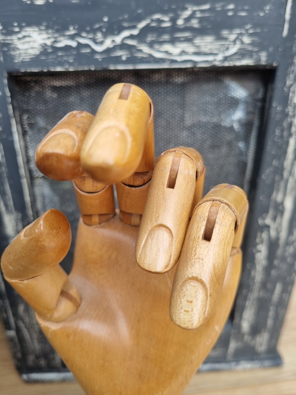 UNUSUAL DENT WOODEN GLOVE STAND FULLY NAMED View II