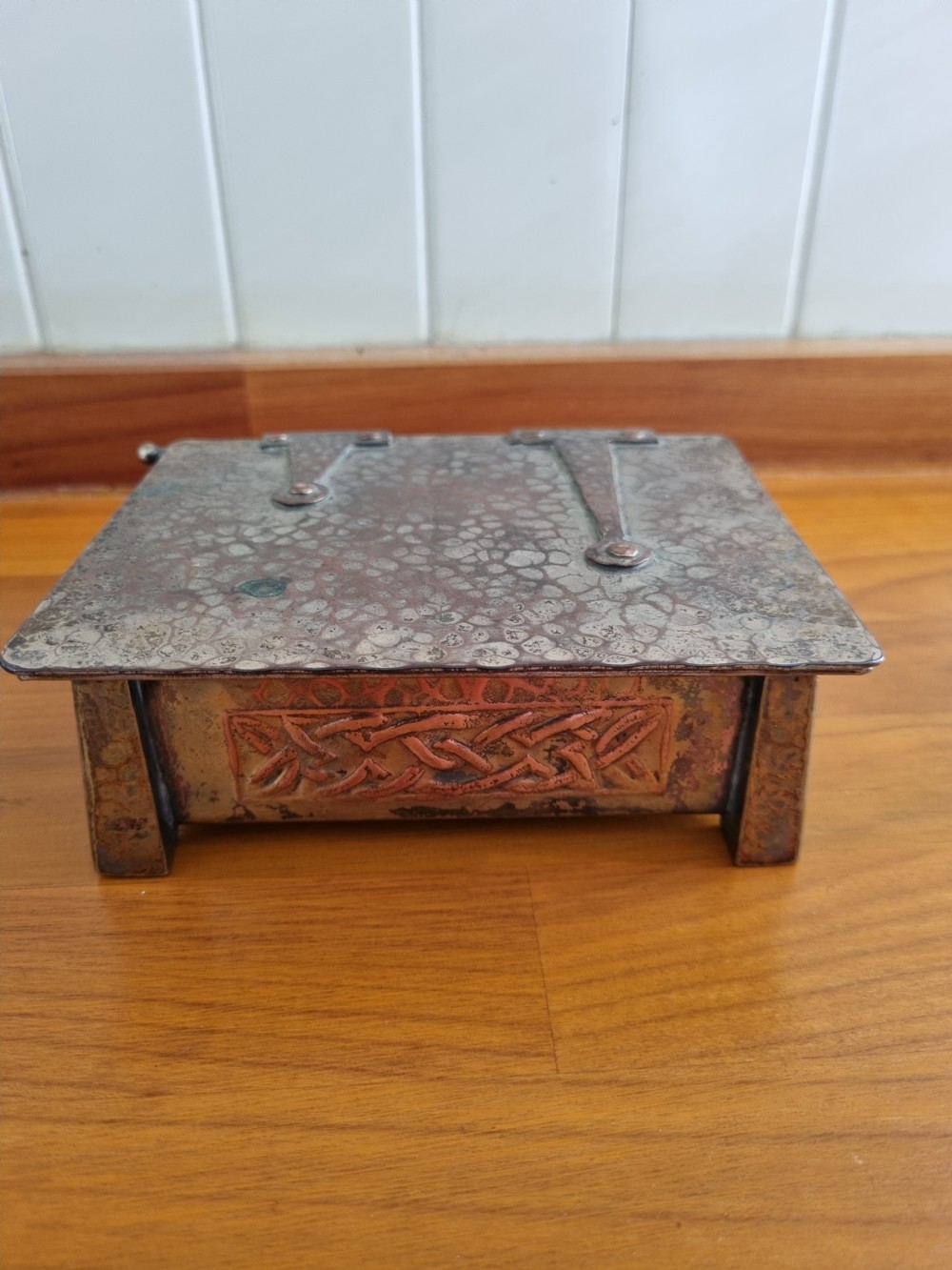 ARTS AND CRAFTS SMALL SILVERED BRASS AND COPPER BOX View III
