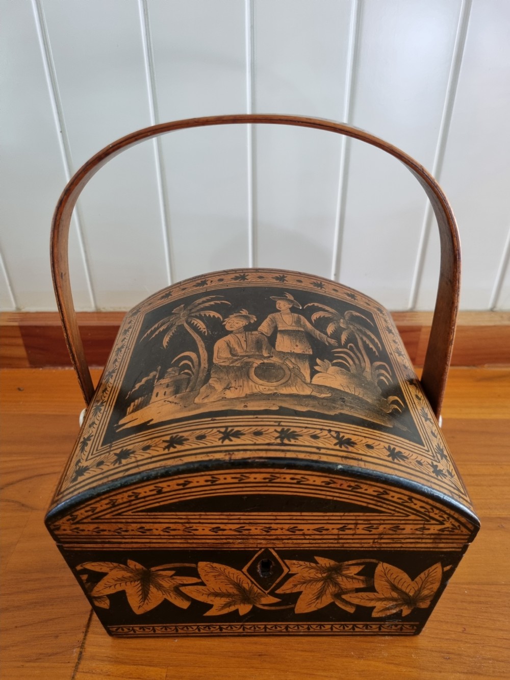 SUPERB L18THC INLAID AND PENWORK DOMED BOX View VI