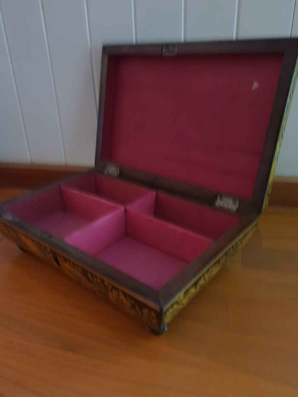 SUPERB LATE 18THC INLAID AND PENWORK CASKET View IV