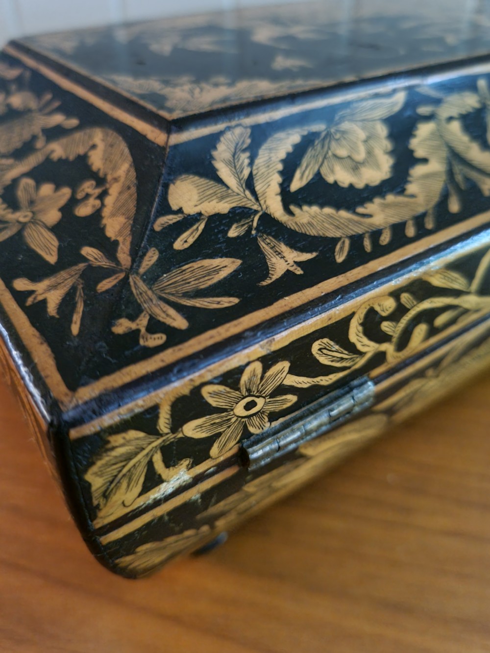 SCARCE L18THC PENWORK CASKET WITH HANDLE View IV
