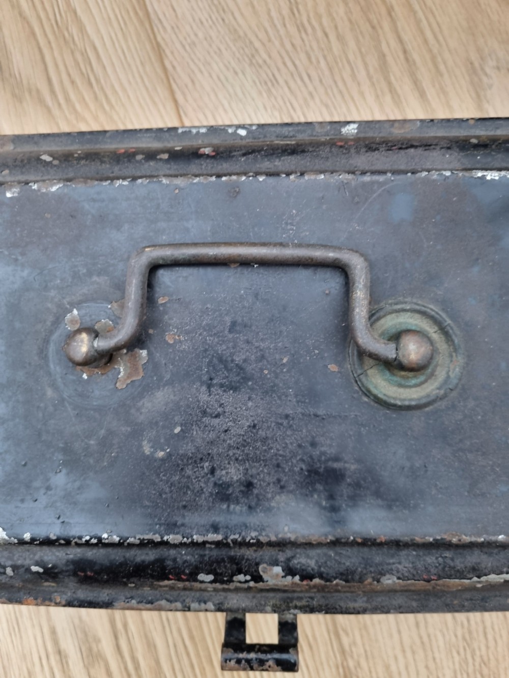 COUNTRY HOUSE 19THC TIN SPICE BOX View V