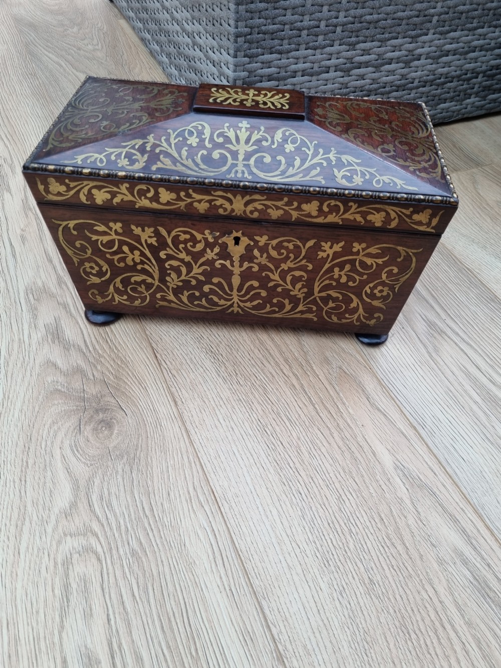 EARLY 19THC PROFUSELY BRASS INLAID ROSEWOOD TEA CADDY View VIII